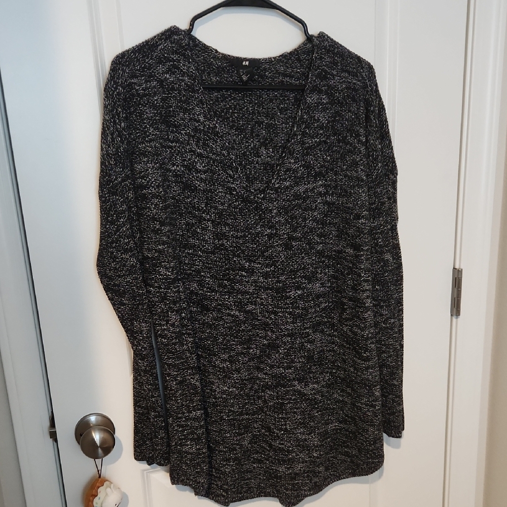 H&M Monochrome Textured Knit Sweater